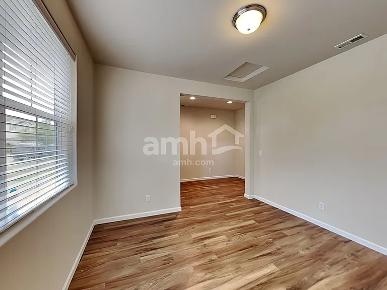 2681 Moore Ave — Photo 6