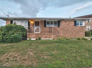 44 Railroad St, Moosic, PA 18507