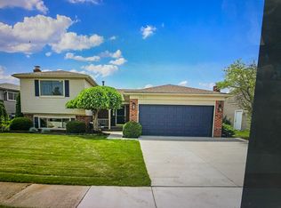 1700 Copeland Cir, Canton, MI 48187
