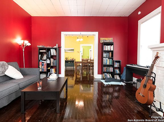 3rd image of 210 E Arsenal #2