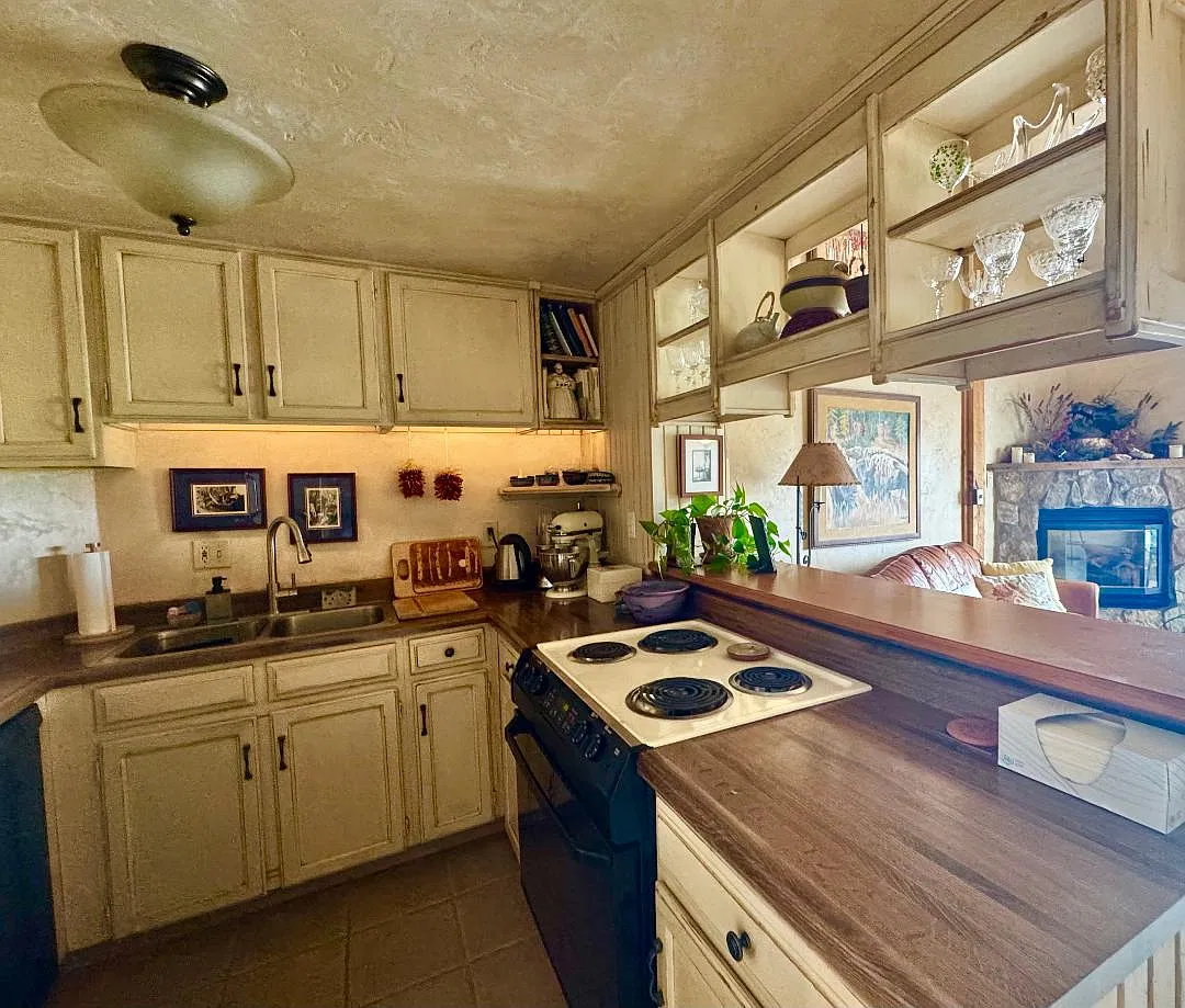 380 Old Fish Creek Falls Rd — Photo 3
