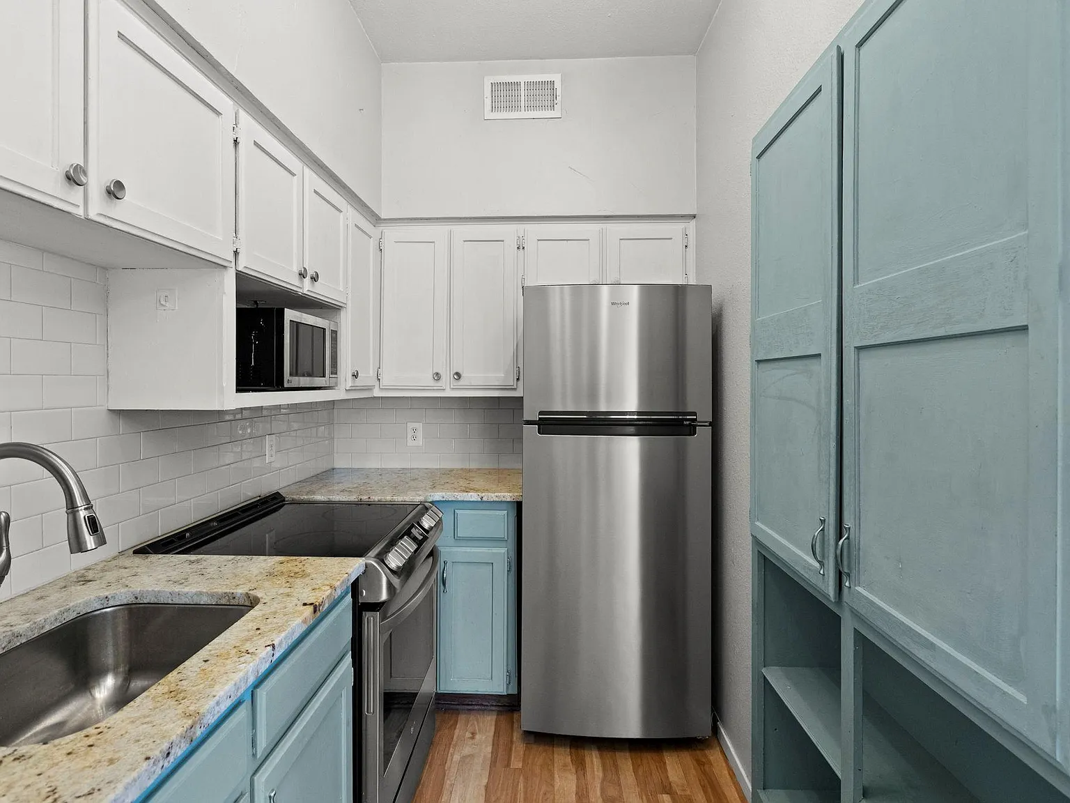 1 bed, 1.0 bath, 567 sqft, $1,325 — Photo 2