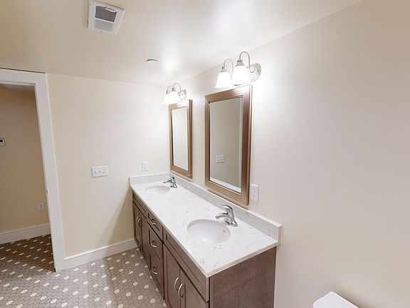 5th image of 101 Peete St #15568914