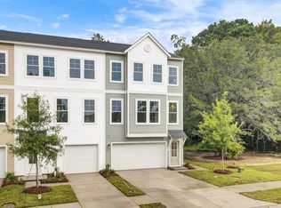 1010 Pettiford Pl, Hanahan, SC 29410