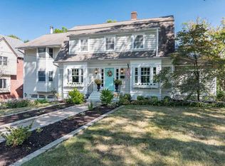 137 Forest Rd, Davenport, IA 52803