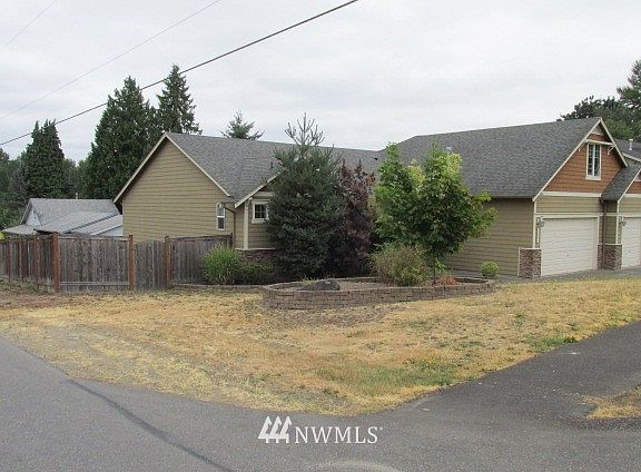3rd image of 425 22nd Avenue Ct SW