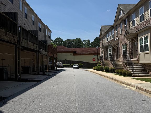3rd image of 222 Ismal Dr SW