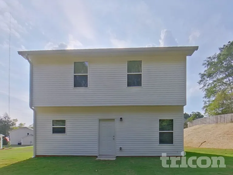 114 Highland Dr — Photo 16