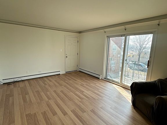3rd image of 6653 W 63rd St APT 2N
