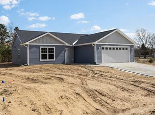 1977 Kymbra Ln, Traverse City, MI 49685