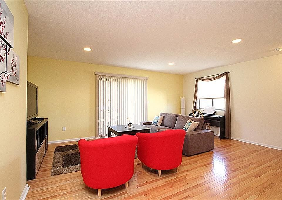 1st image of 140 Thompson Street #13F