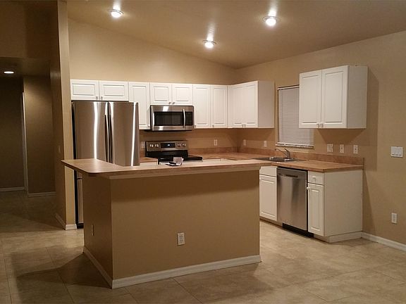 3rd image of 322 Lamella Ave S