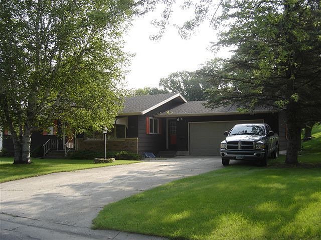 2nd image of 705 5th St SE