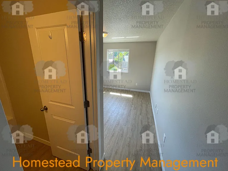 351 N Broad St #1-4 — Photo 17