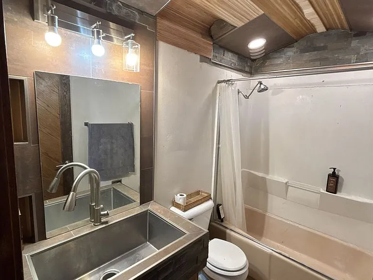 1638 Bainbridge St — Photo 26