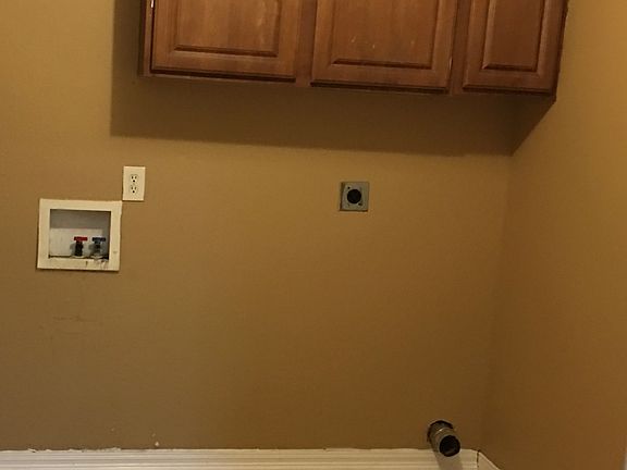 4th image of 6951 Salem Dr