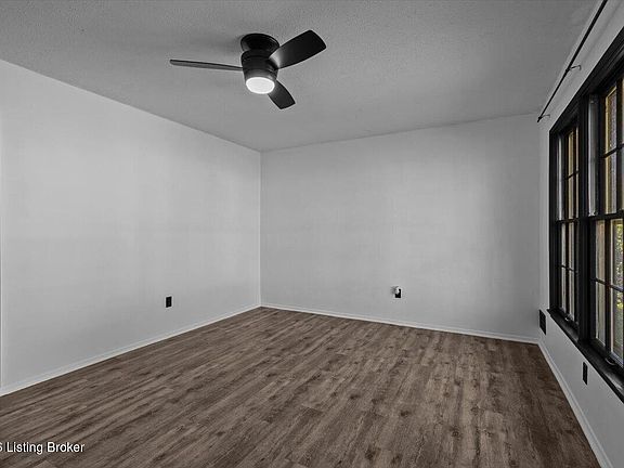3rd image of 9311 Pagoda Dr
