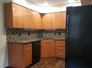 197 Uteg St APT 102A, Crystal Lake, IL 60014