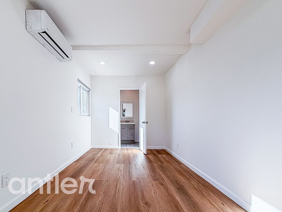 1st image of 1001 N Hayworth Ave #M1