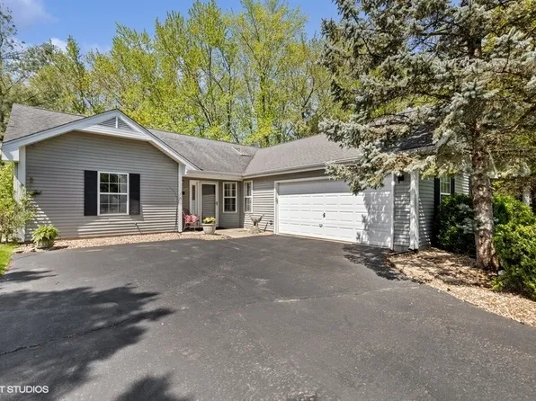 3723 Hale Ln, Island Lake, IL 60042