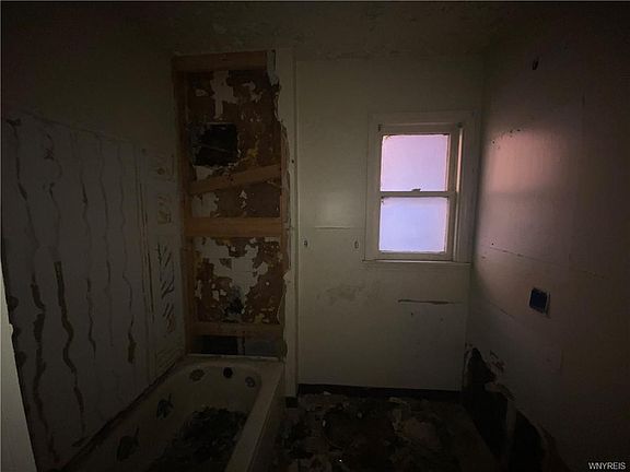 5th image of 1332 Ashland Ave