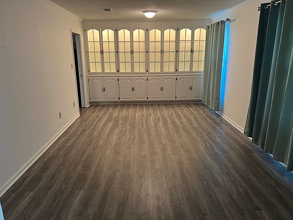 2nd image of 3960 Renoir St