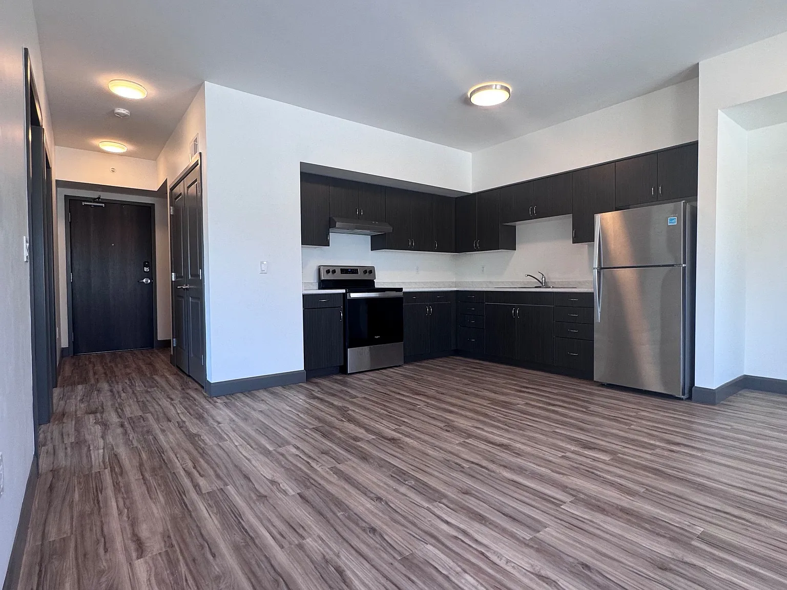 2 bed, $2,130 — Photo 3