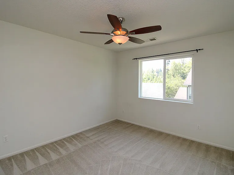 9946 NW Taylor St — Photo 21