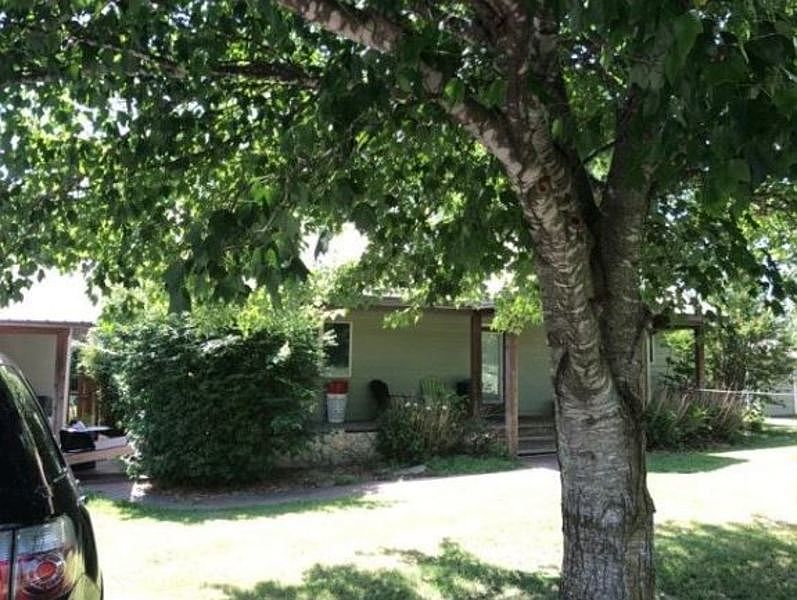 2nd image of 405 Peach Orchard Rd