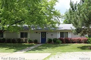 37 Maplecrest Dr — Photo 1