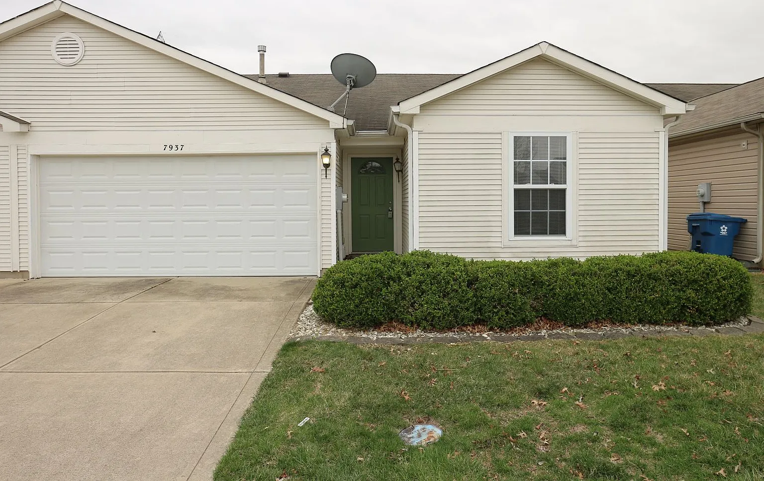 3 Bedroom Moeller Estates Home! — Photo 1