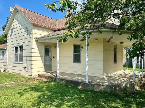 1157 Mulberry St, Bismarck, MO 63624