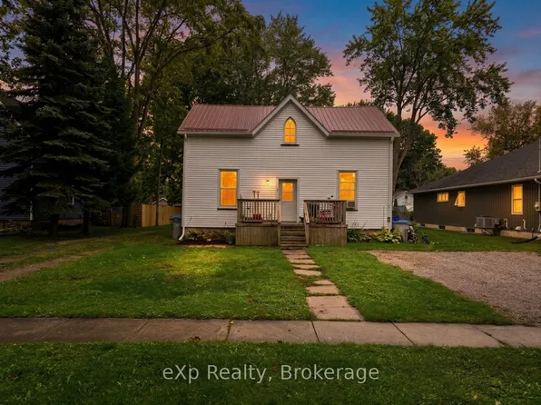 67 Railway St, Huron East, ON N0K 1G0
