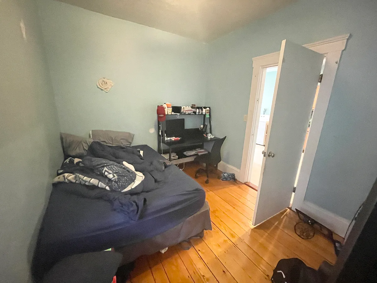 Building Photo - 1562 Tremont St #2