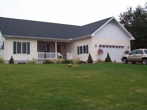 18 Brandan Trl, Oswego, NY 13126