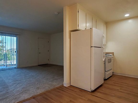 5th image of 420 Alameda Del Prad #410-O