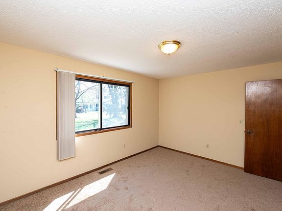 4th image of 7552 15th Street Ln N