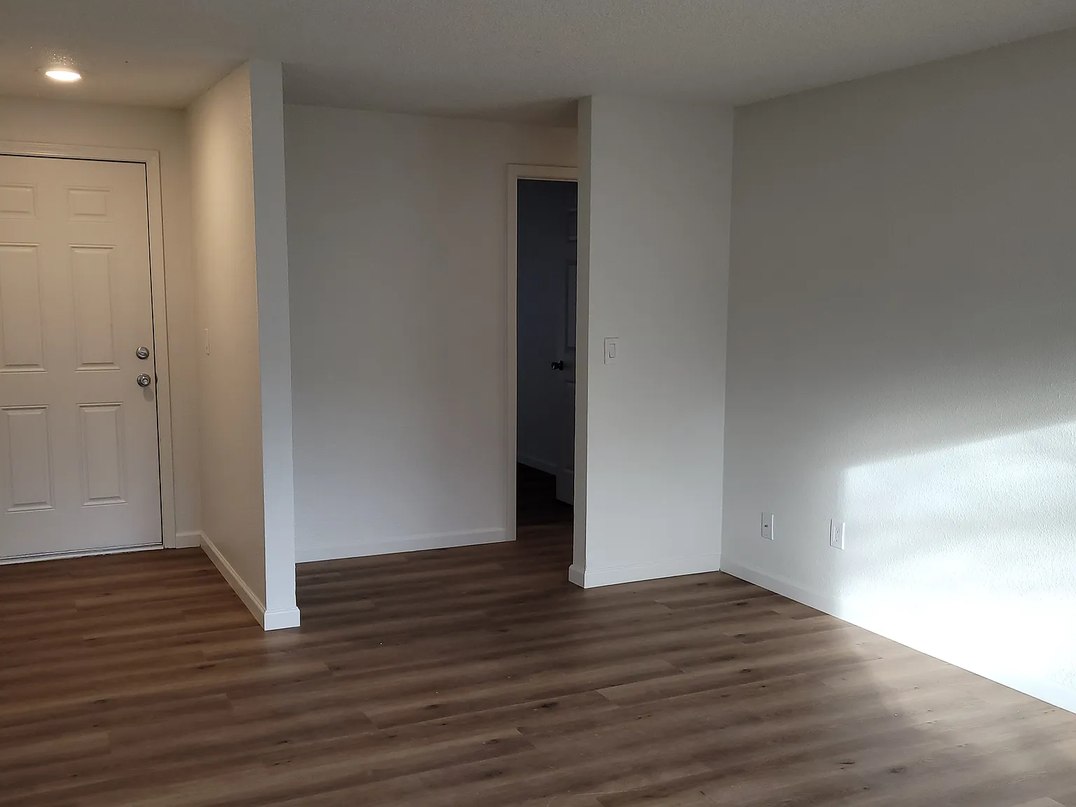 2 bed, 875 sqft, $1,550 — Photo 2