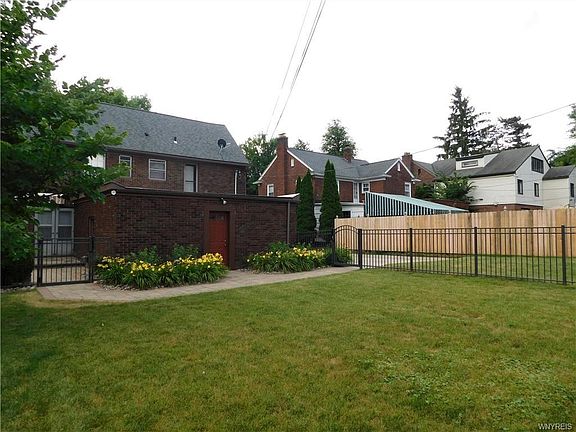 5th image of 106 Smallwood Dr