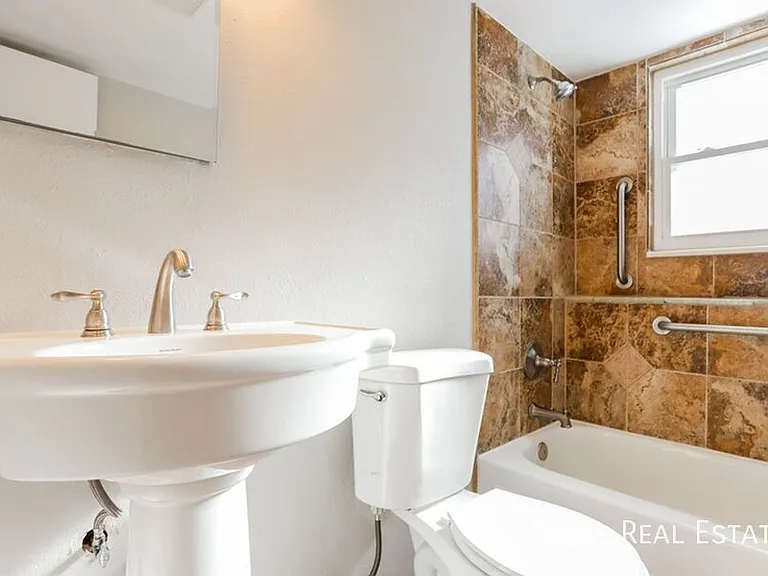 4835 S Pitkin Way — Photo 9