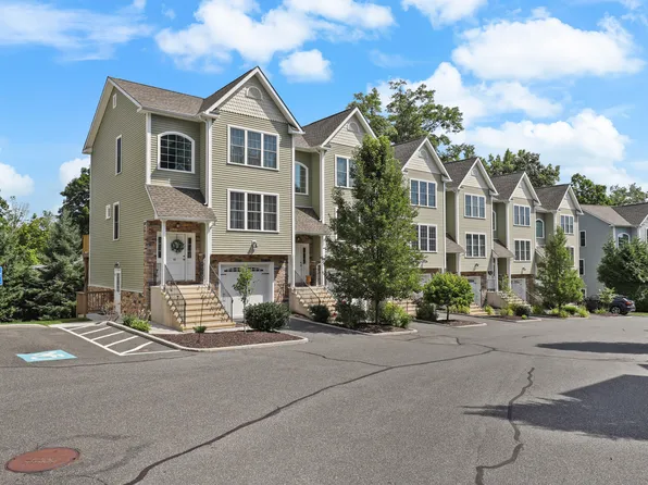 33 Short Oak Drive #33, Brookfield, CT 06804