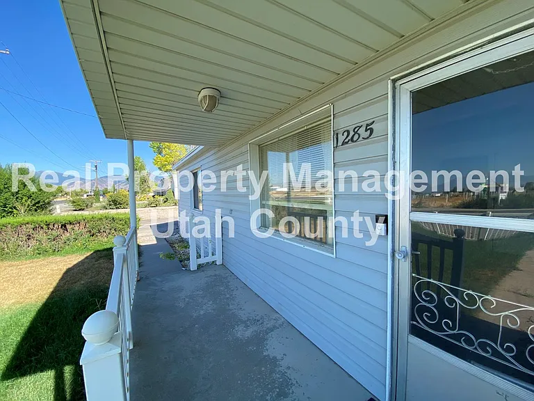 1285 W Utah Ave — Photo 2
