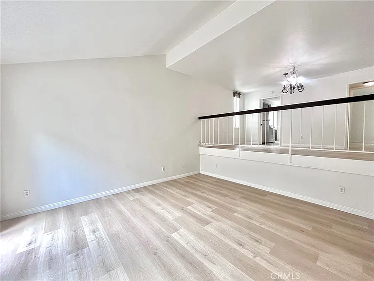 598 W Huntington Dr #C — Photo 3
