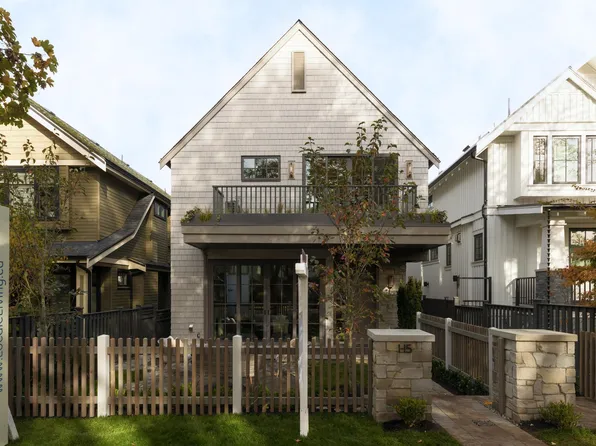 15 W 20th Ave #2, Vancouver, BC V5Y 2C2