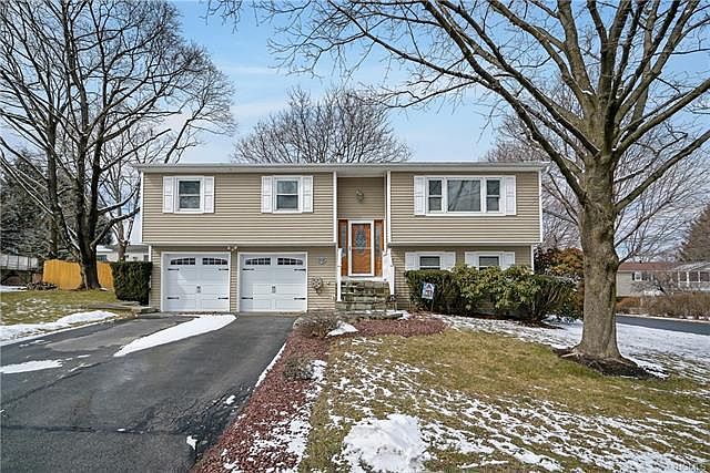 1st image of 325 Nina St