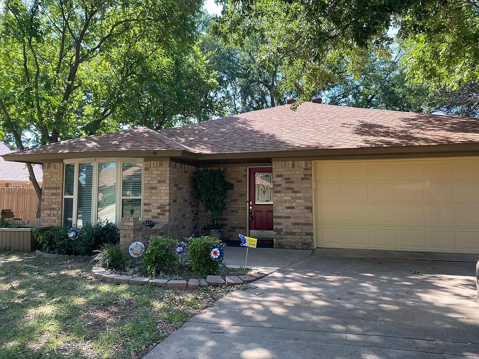 1321 Brookfield Ln