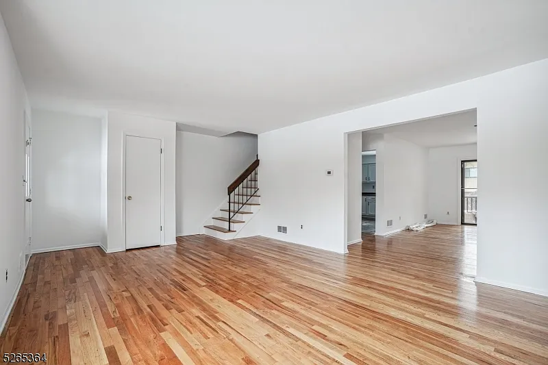 2 bed, 3.5 bath, $3,500 — Photo 4
