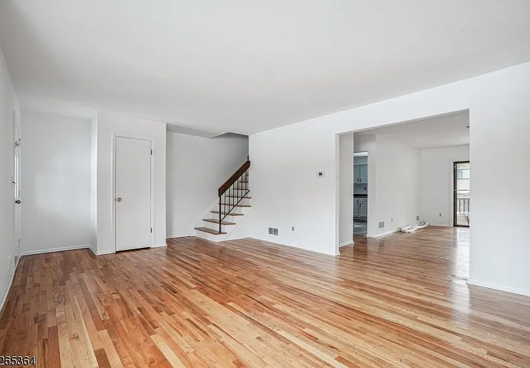 38 Park St #13D — Photo 2