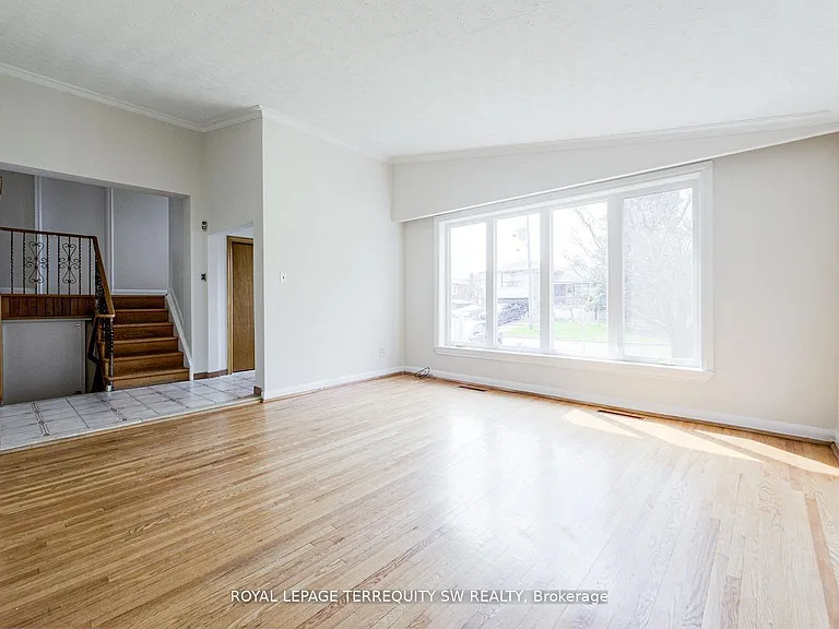 35 Euphrasia Dr — Photo 20