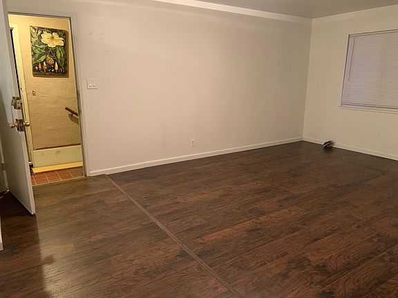 5th image of 9940 Walnut St